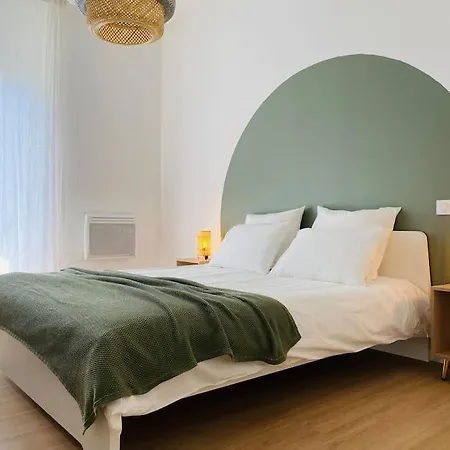 Le Condorcet. Charme Et Confort A Championnet Apartment